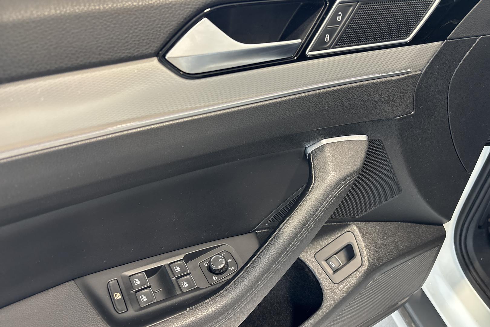 VOLKSWAGEN PASSAT 2017