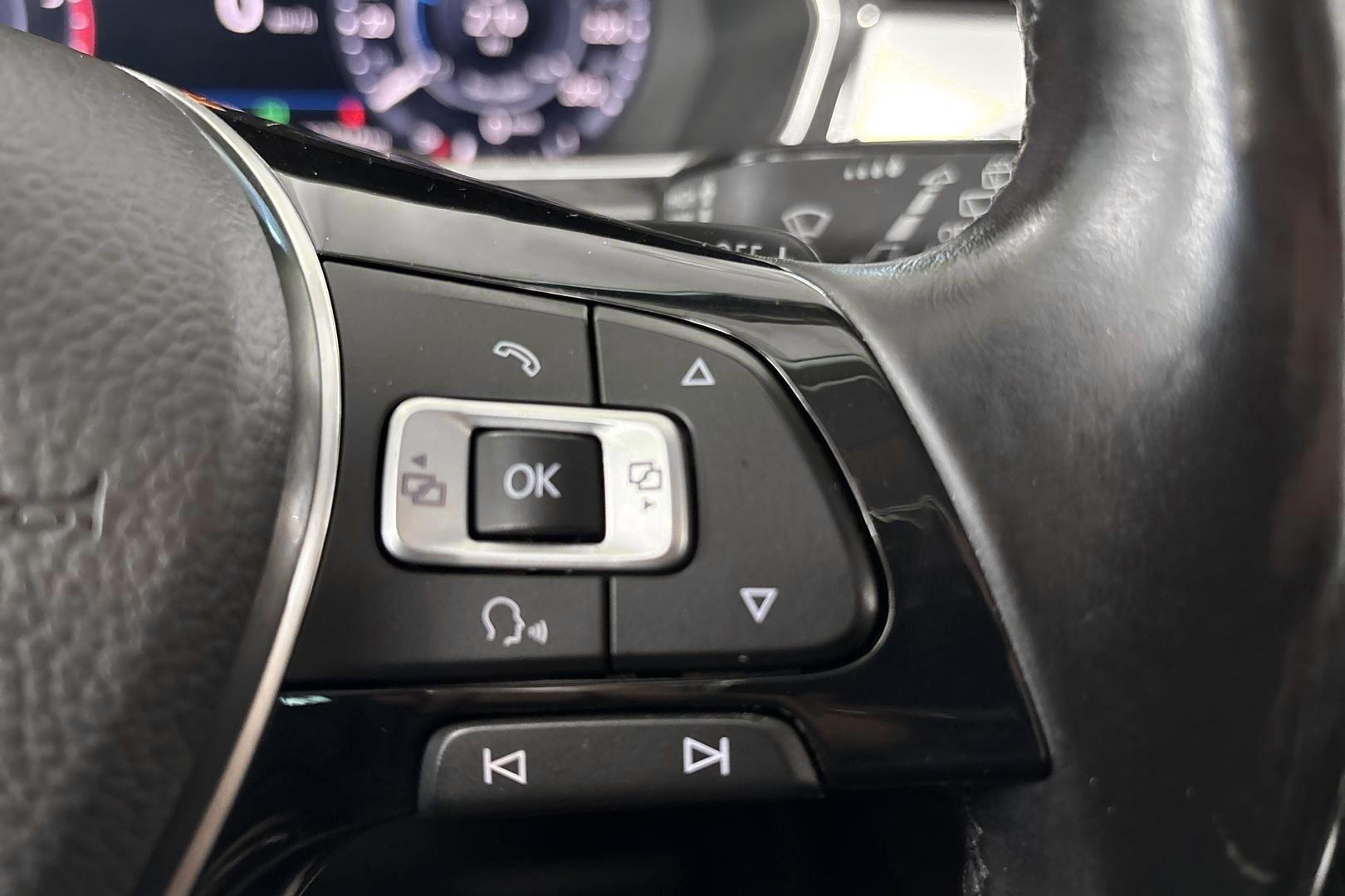 VOLKSWAGEN PASSAT 2017