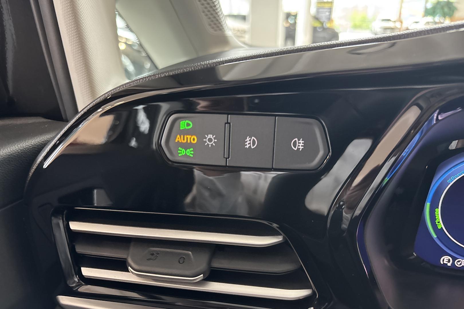 FORD Grand Tourneo Connec 2025