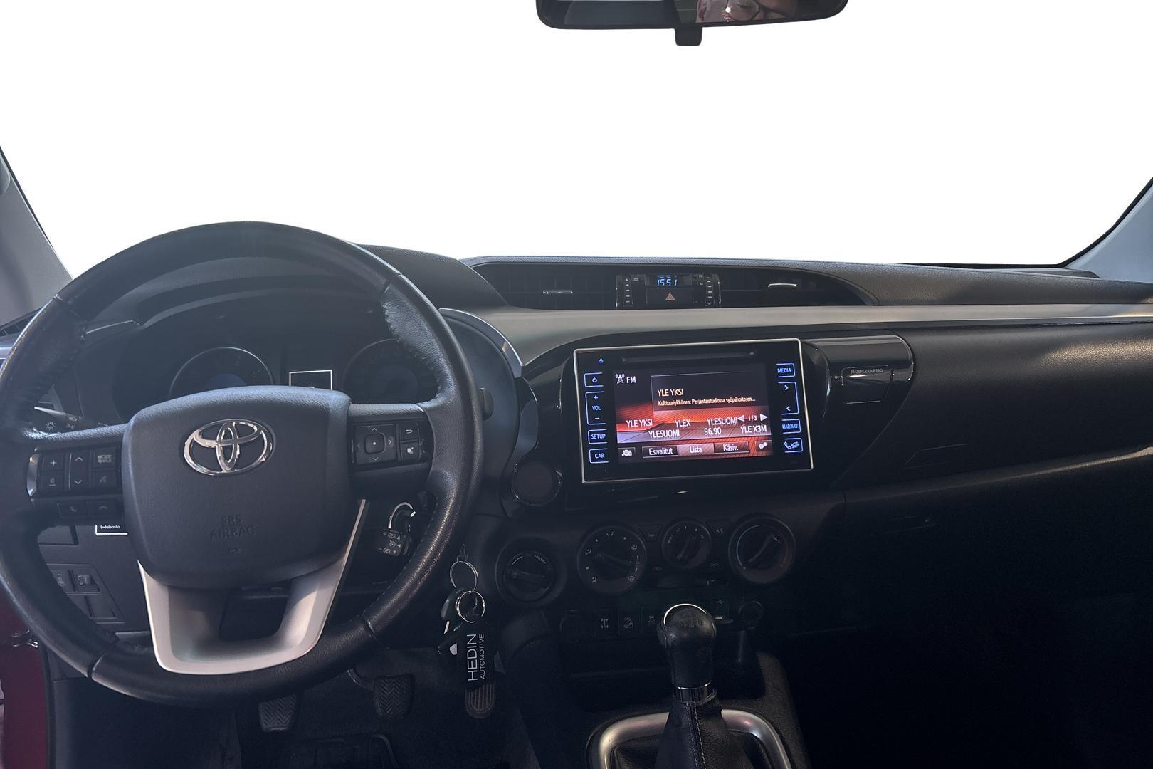 TOYOTA HILUX 10