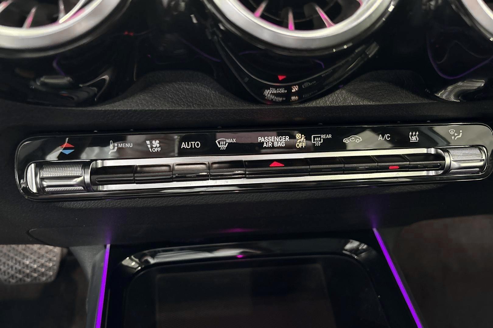 MERCEDES-BENZ GLB 2023