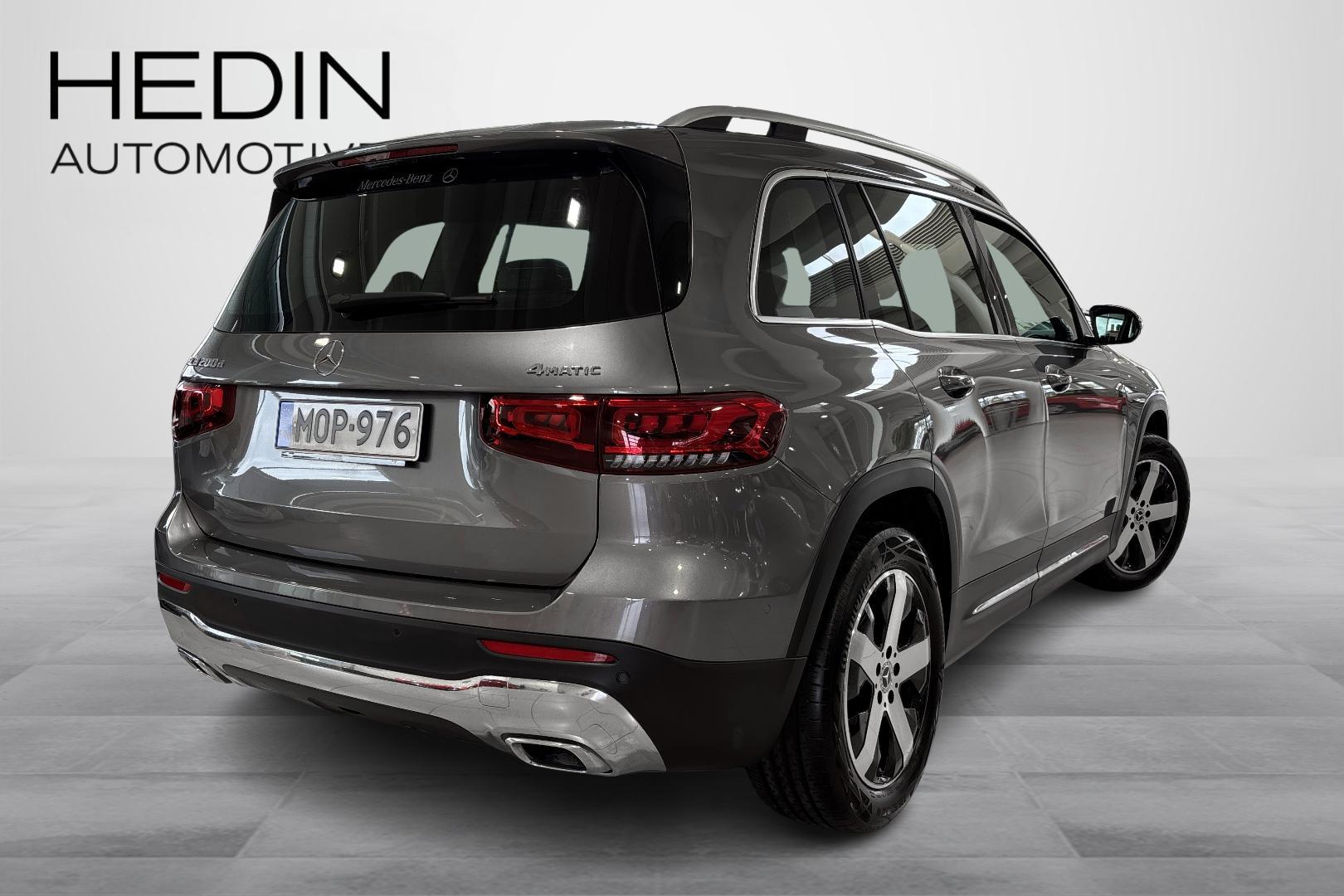 MERCEDES-BENZ GLB 2023