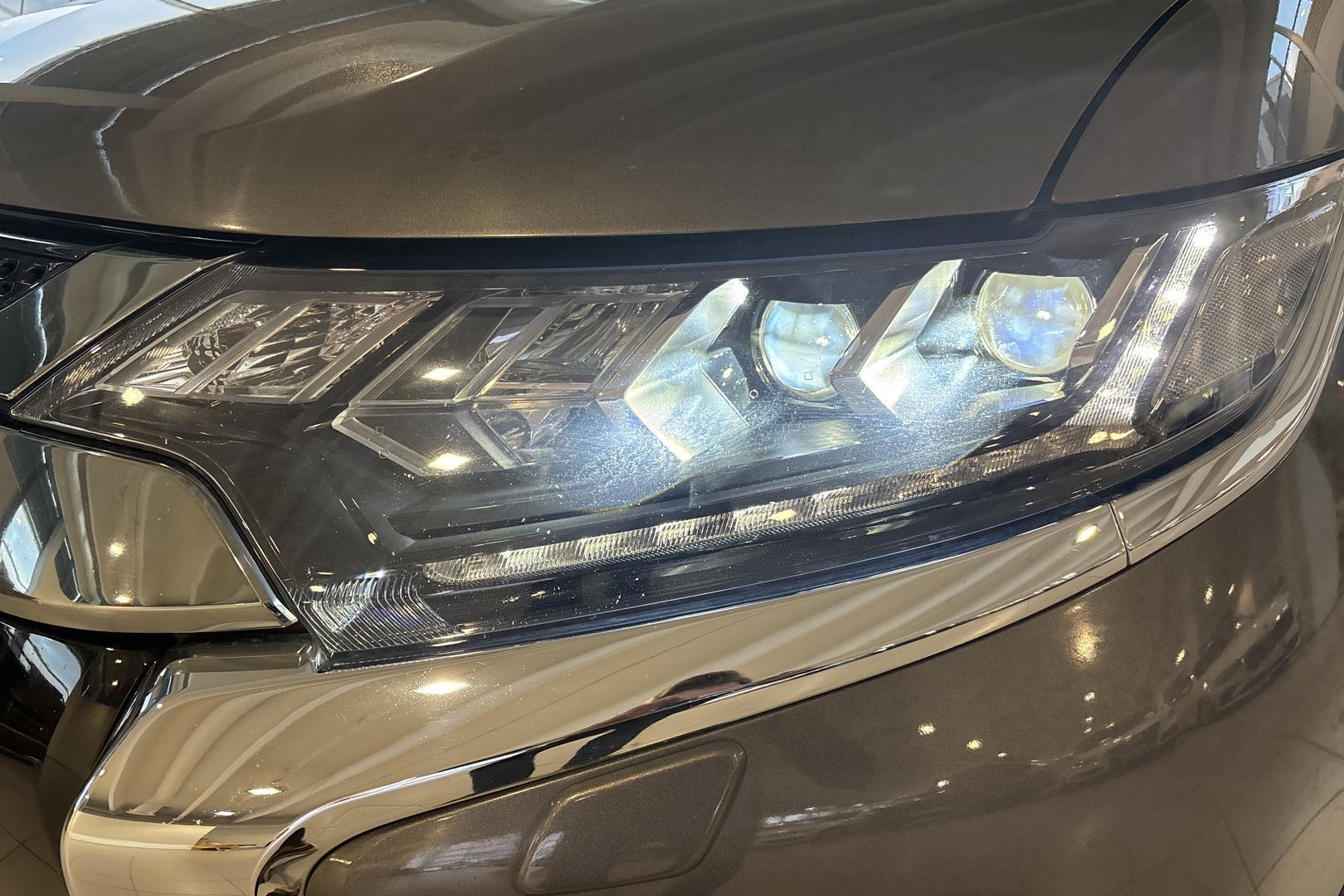 Mitsubishi Outlander PHEV 2019