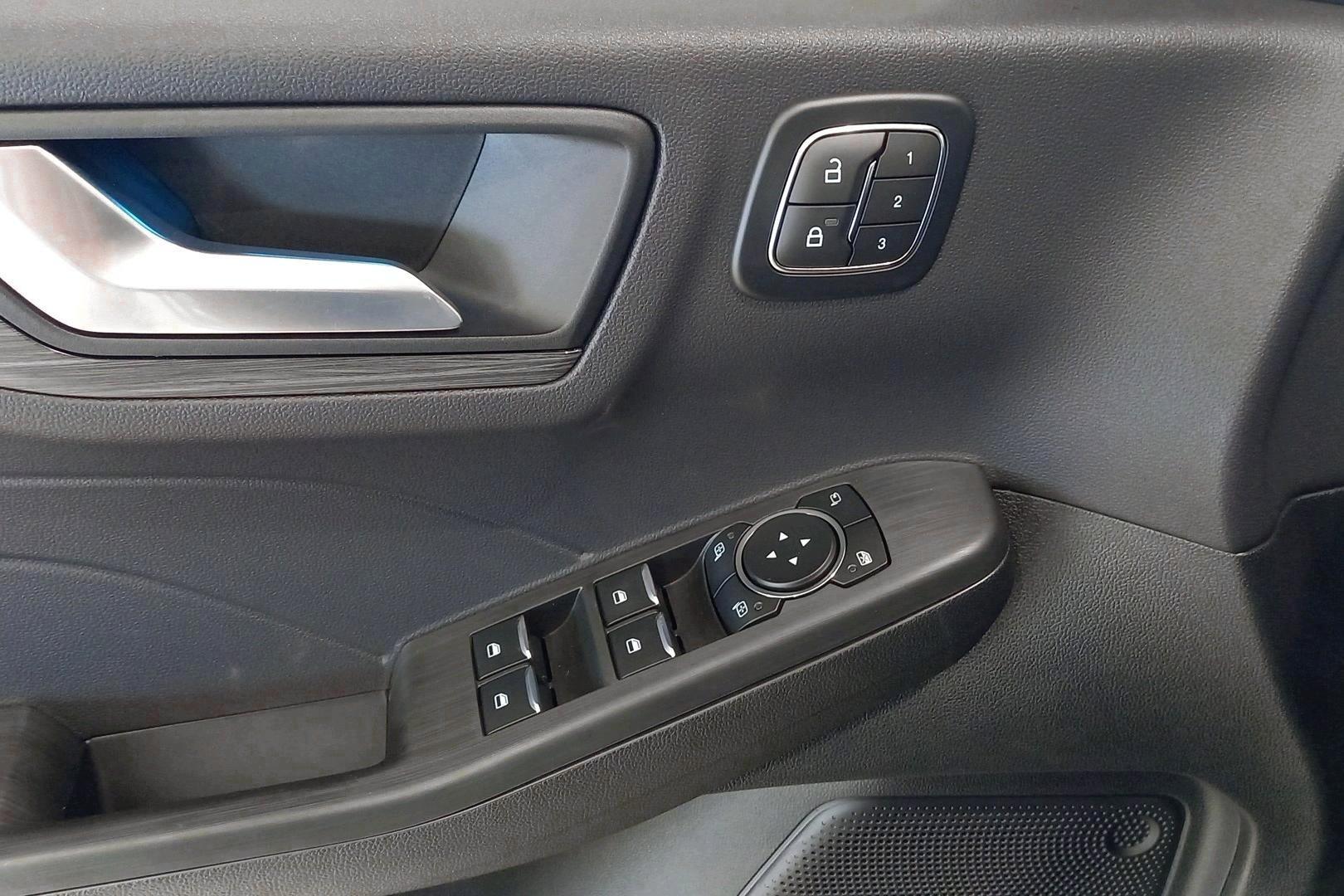FORD Kuga 2026