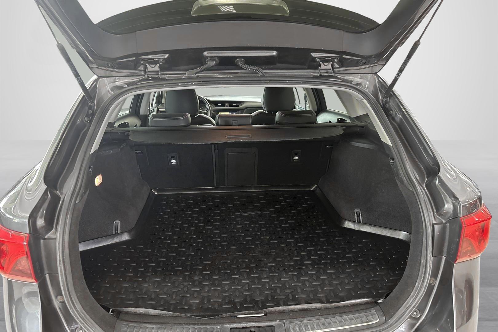 TOYOTA Avensis 12