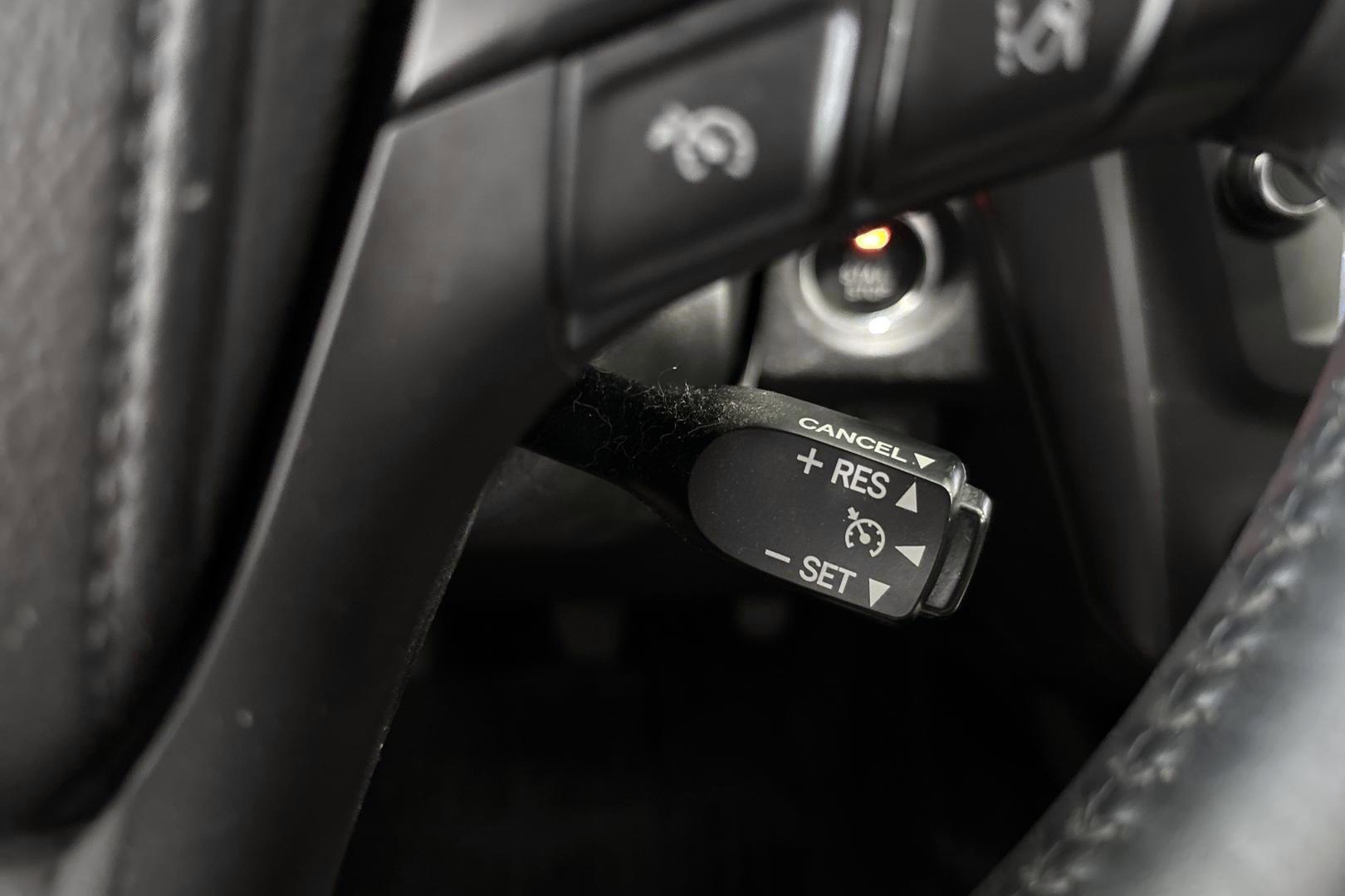 TOYOTA Avensis 2015