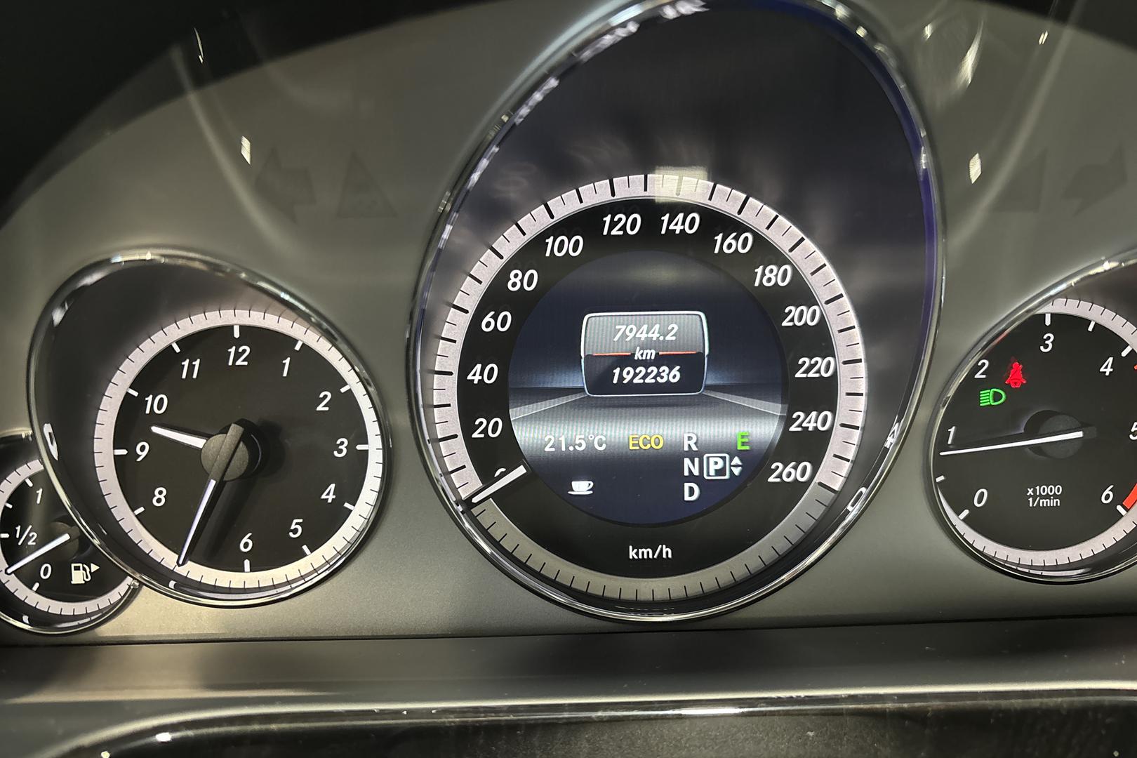 MERCEDES-BENZ E 2013