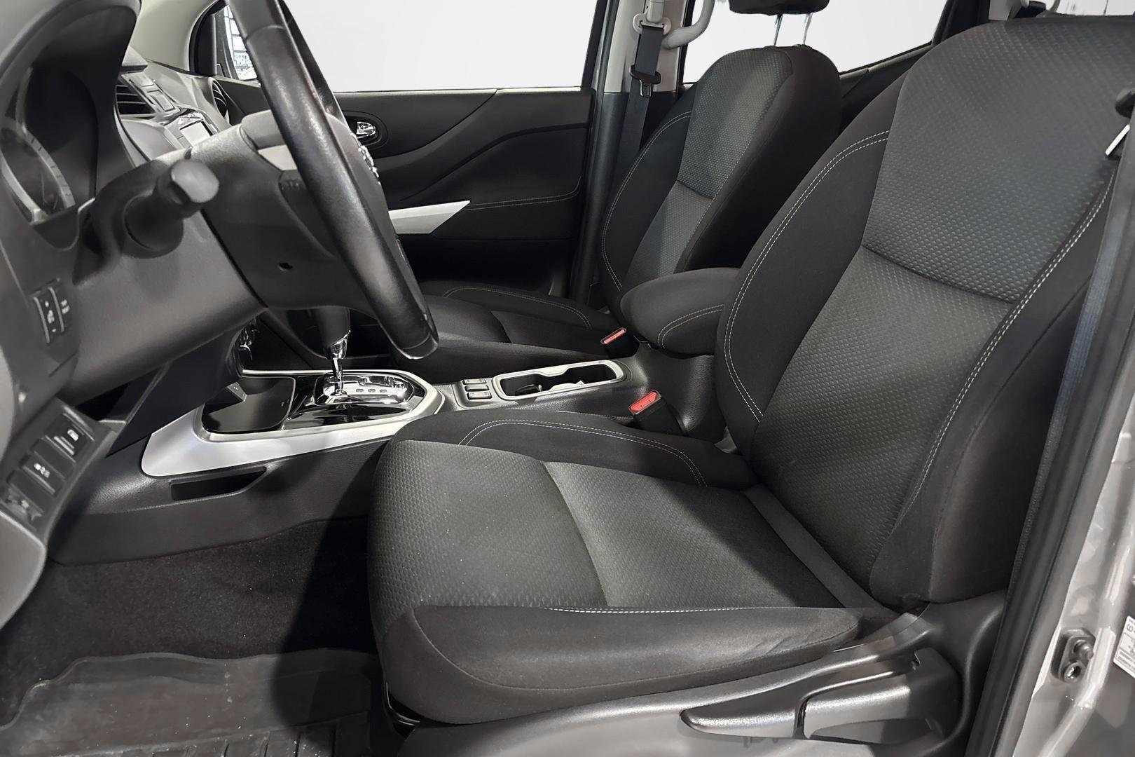 NISSAN Navara 2020
