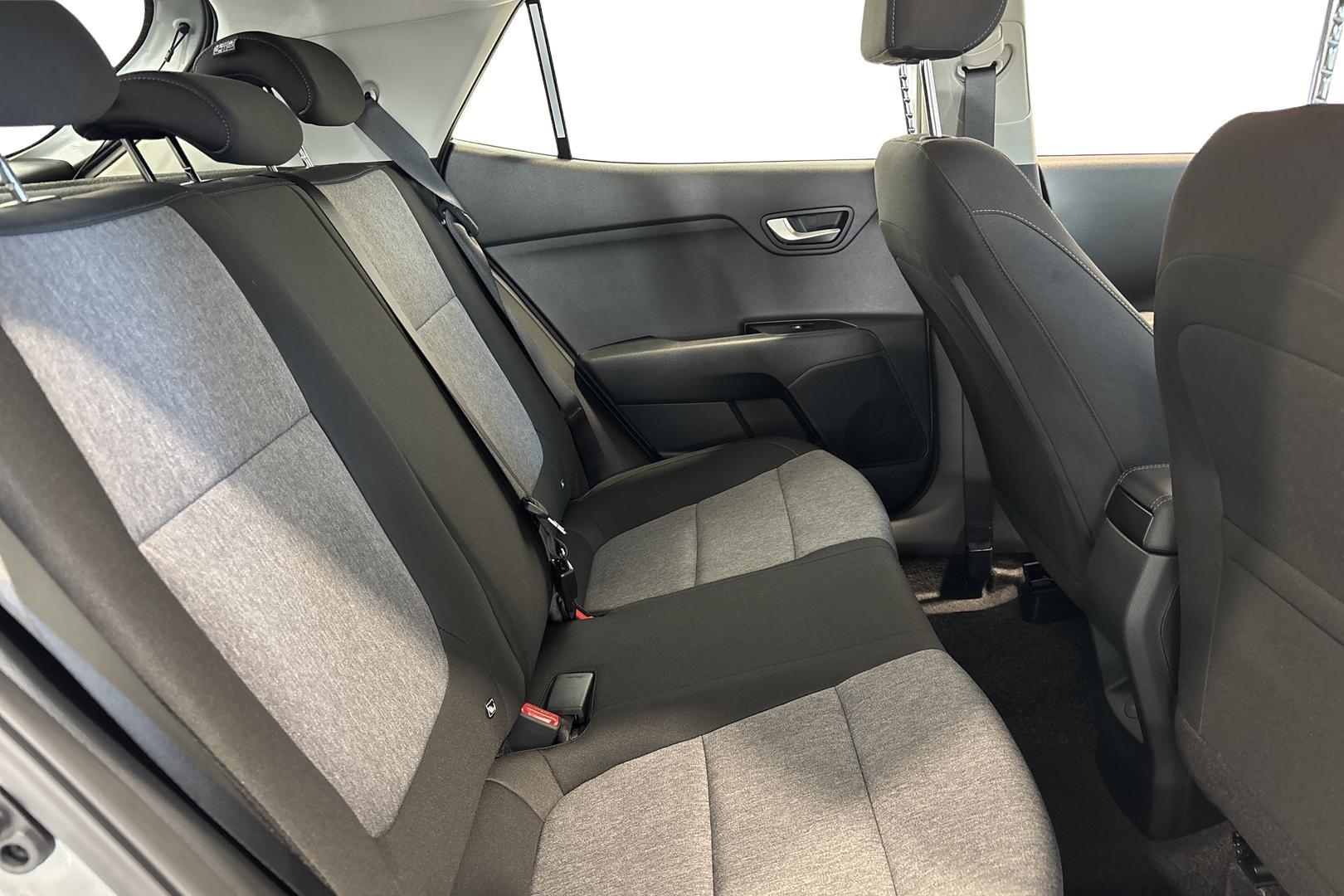 KIA STONIC 11
