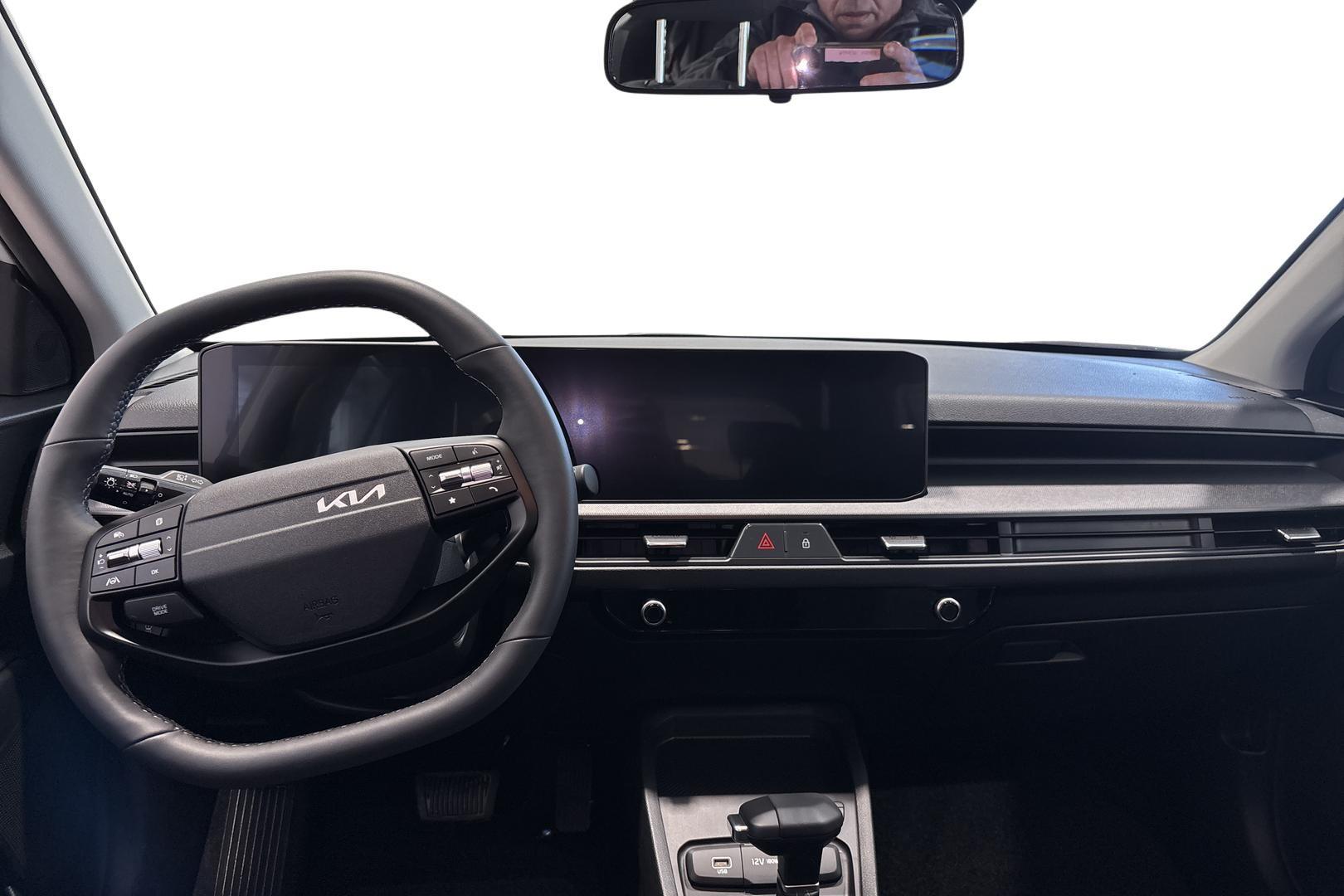 KIA STONIC 8