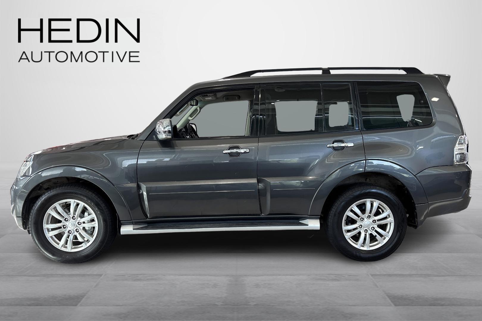 MITSUBISHI Pajero 7