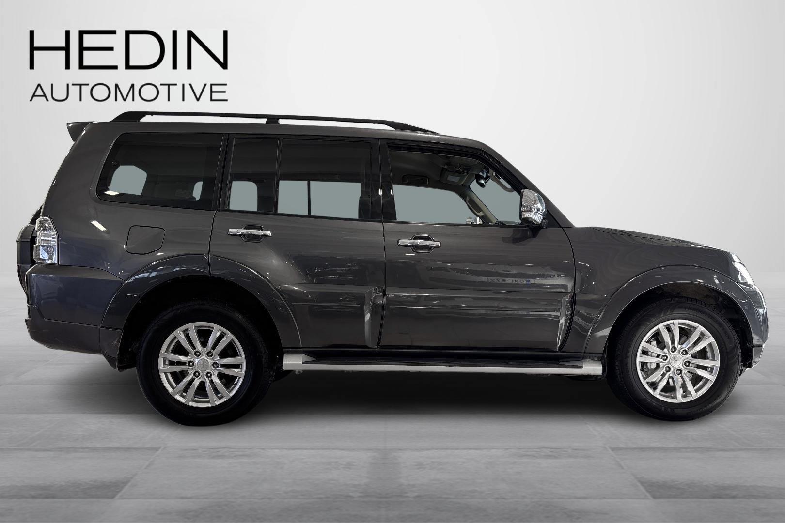 MITSUBISHI Pajero 8