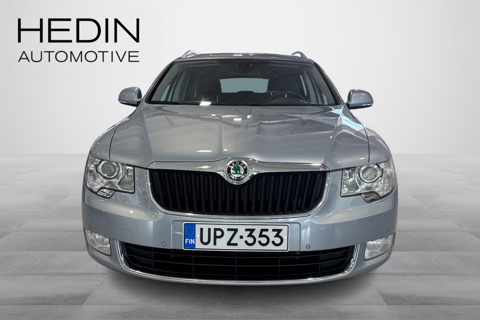 SKODA SUPERB 2012