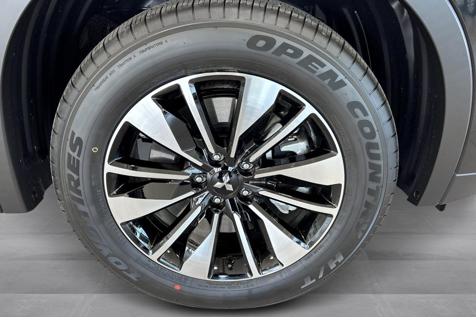 Mitsubishi Outlander 2025