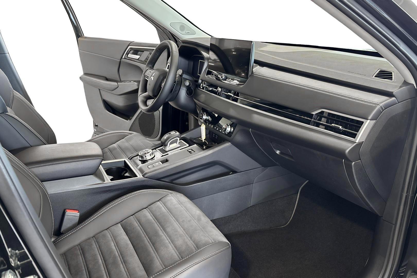 Mitsubishi Outlander 2025