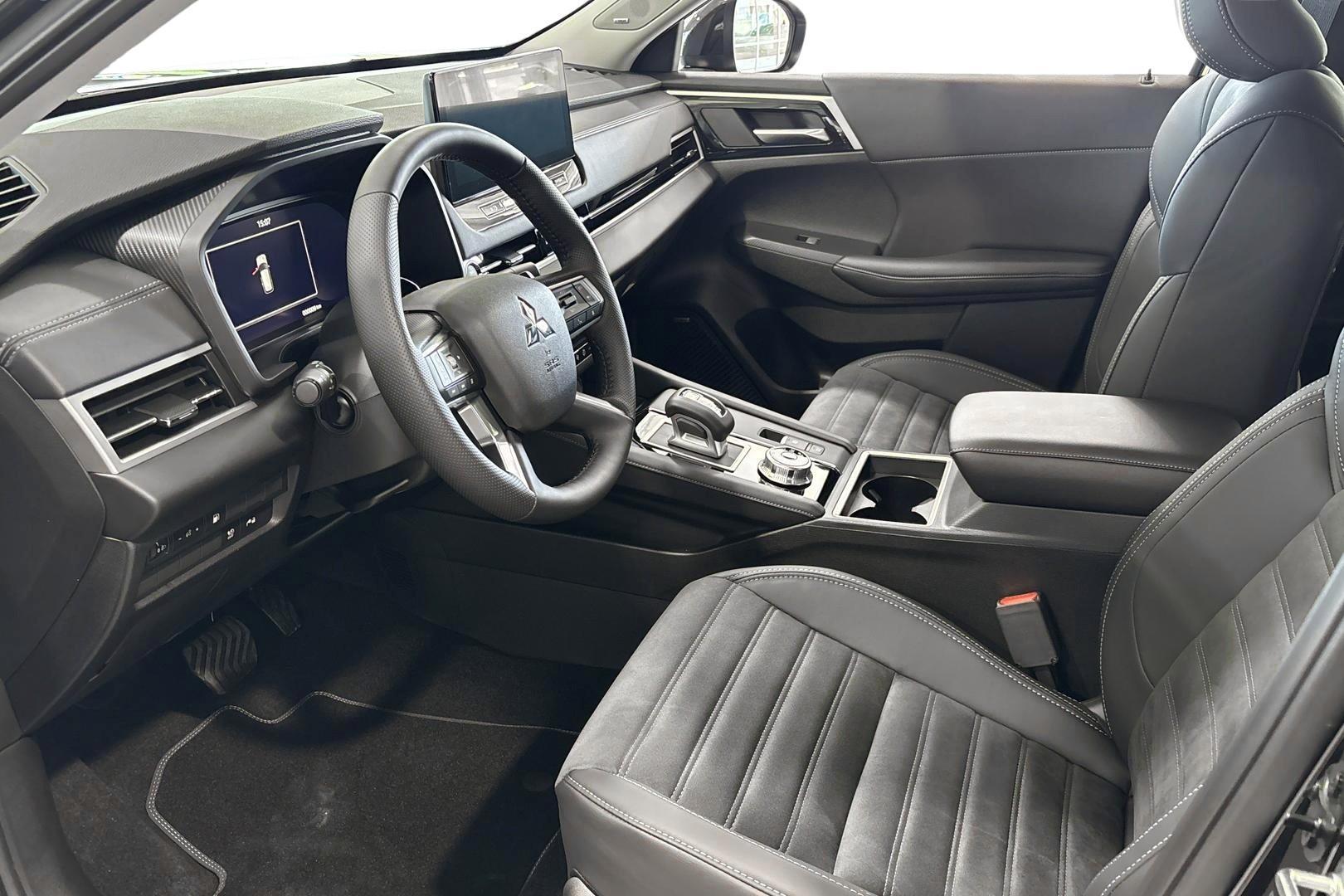 Mitsubishi Outlander 2025