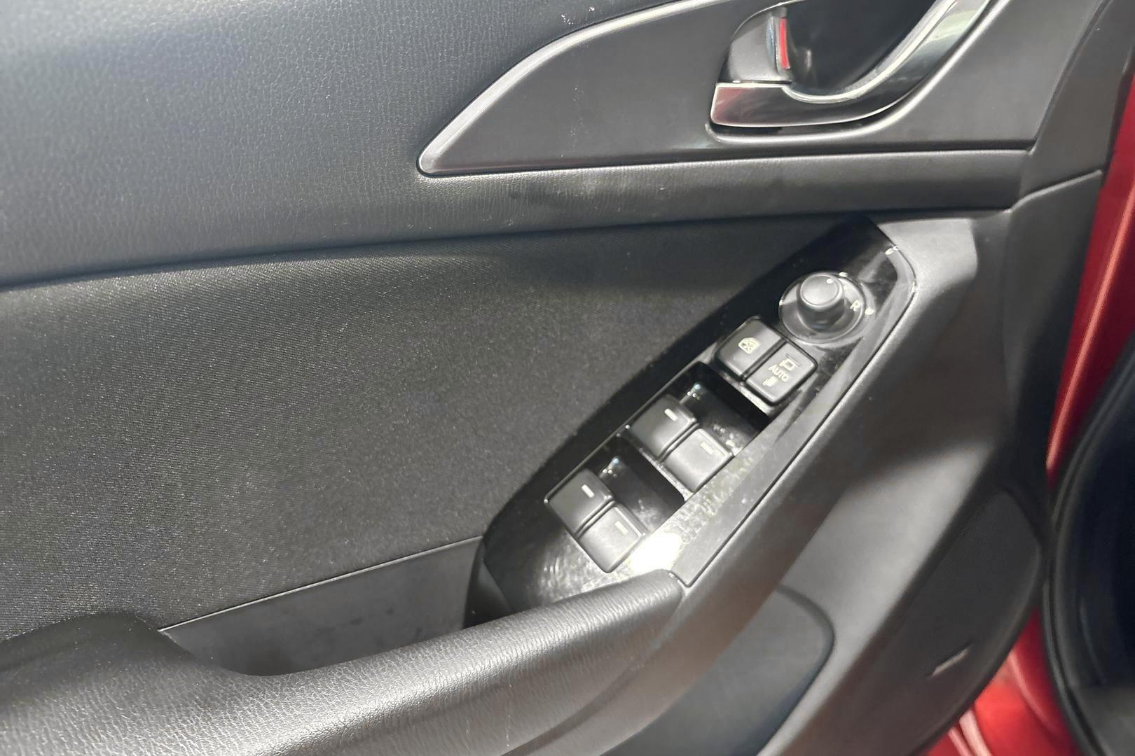 MAZDA Mazda3 2017