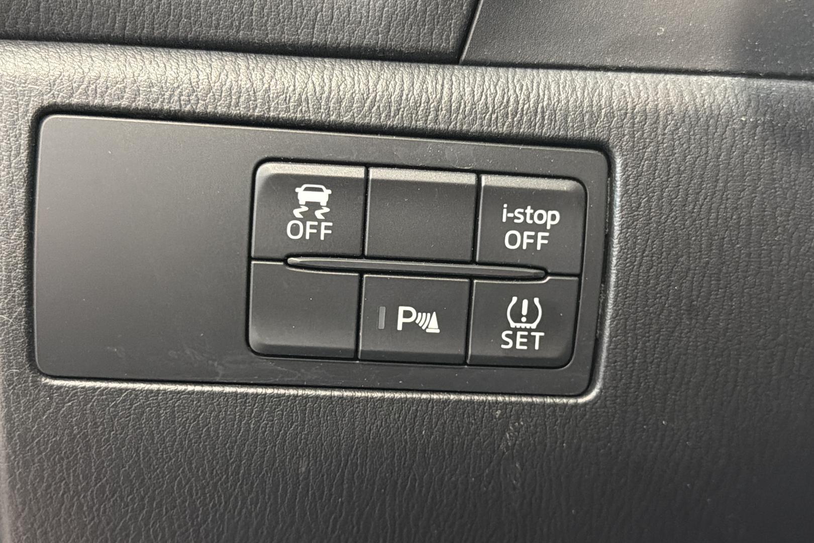 MAZDA Mazda3 2017