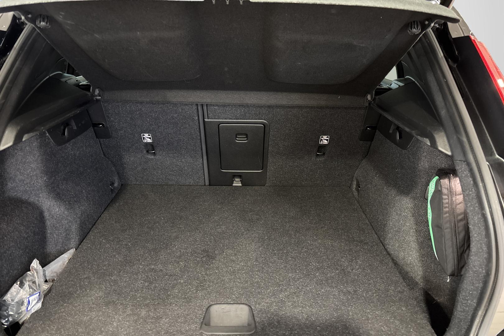 VOLVO XC40 2021