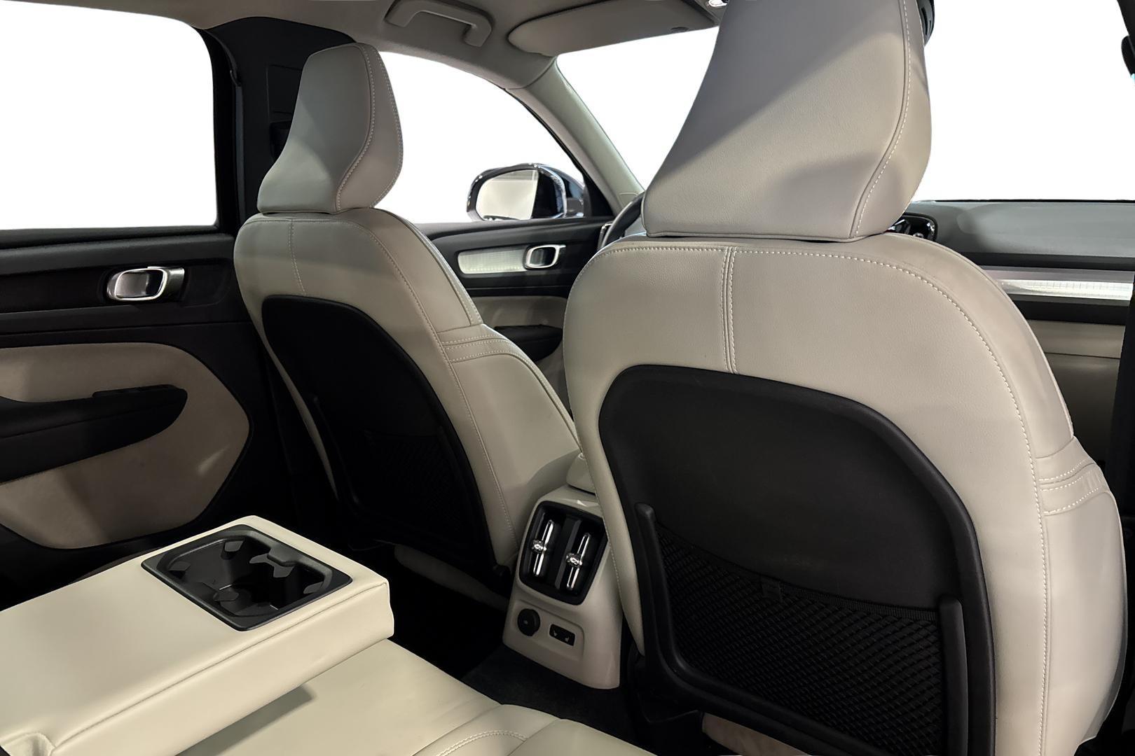 VOLVO XC40 2021