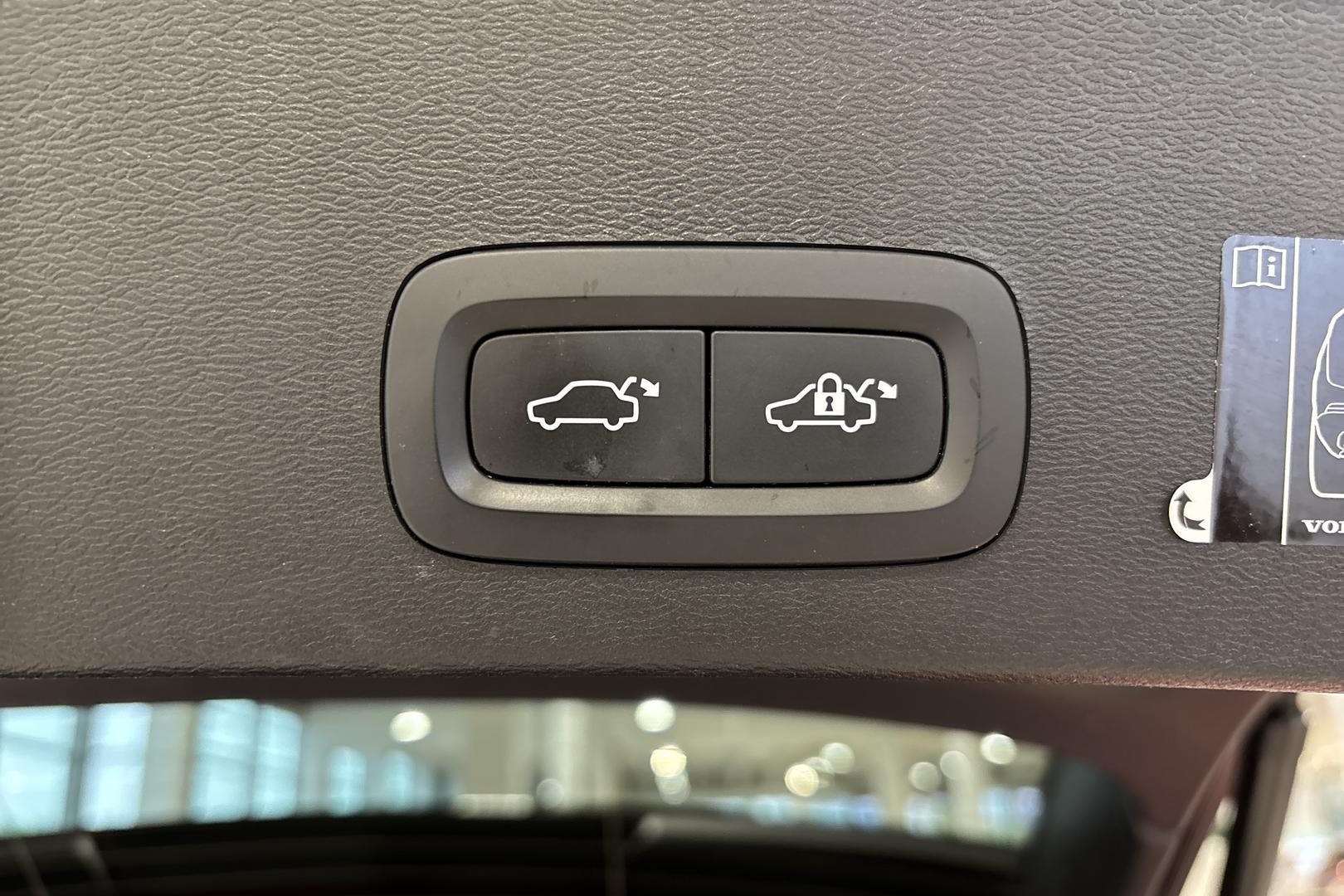 VOLVO XC40 2021