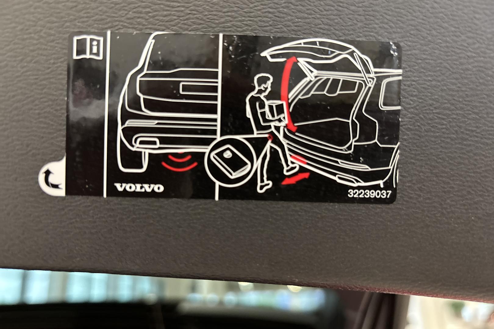 VOLVO XC40 2021