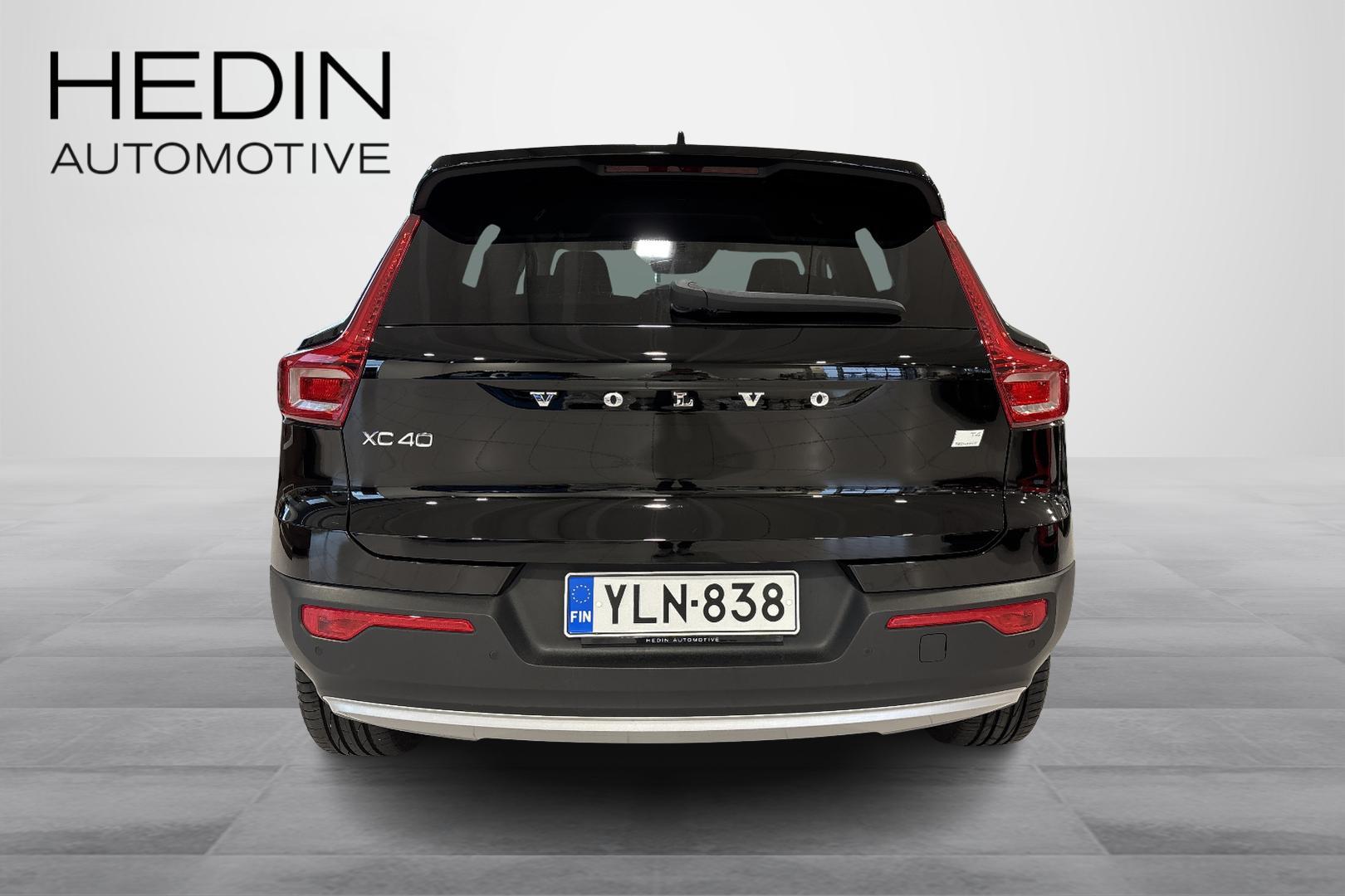 VOLVO XC40 2021
