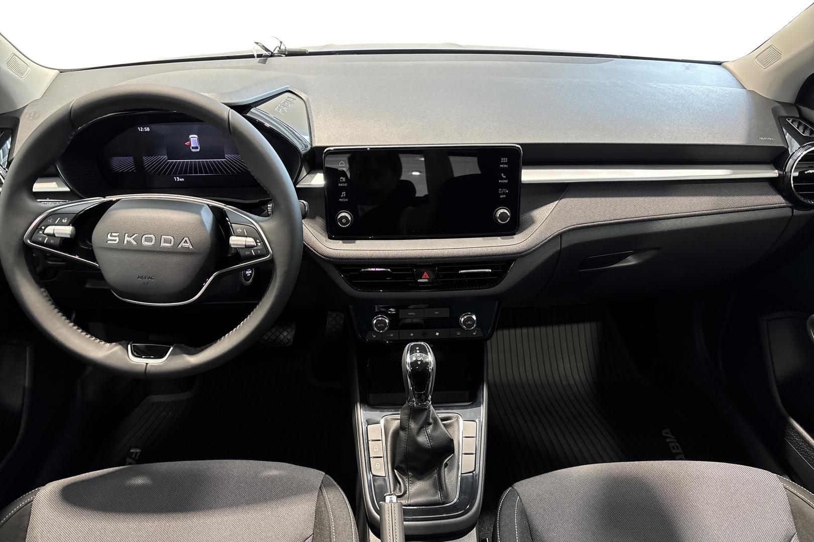 SKODA FABIA 8