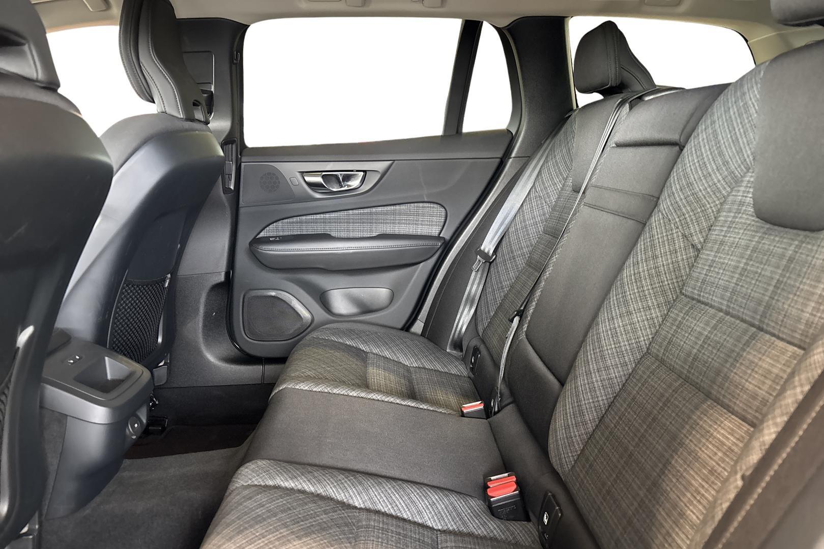 Volvo V60 2023