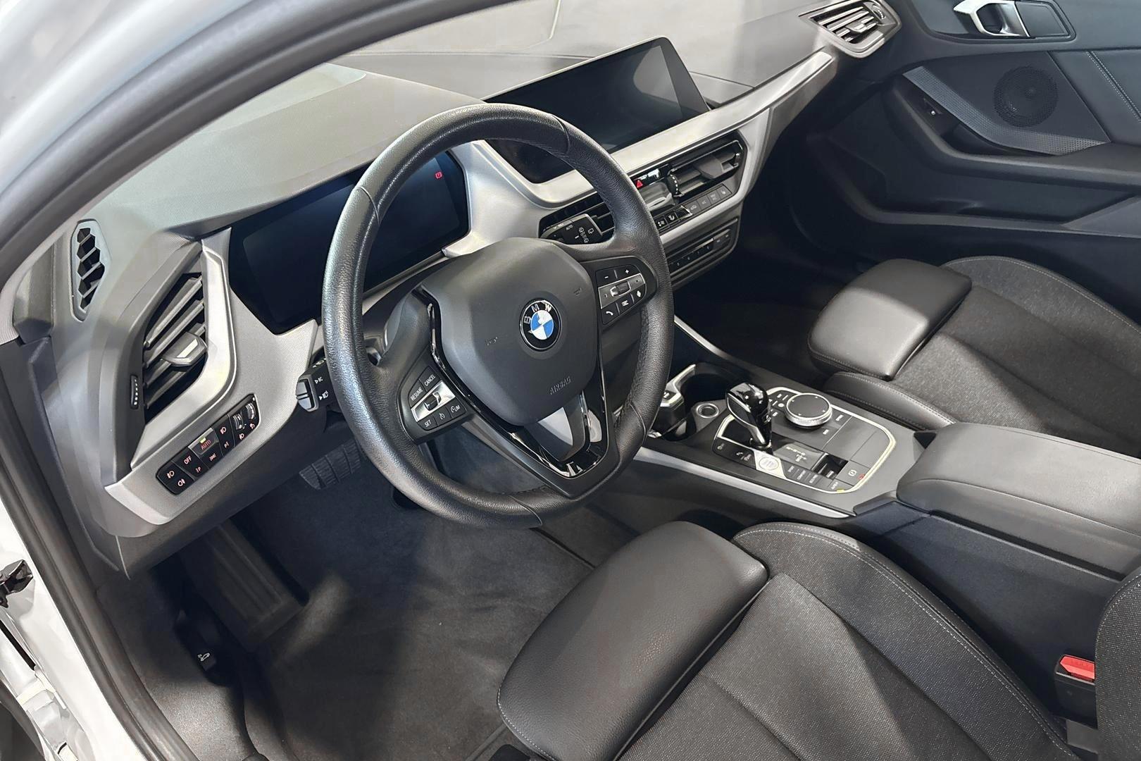 BMW 118 2023