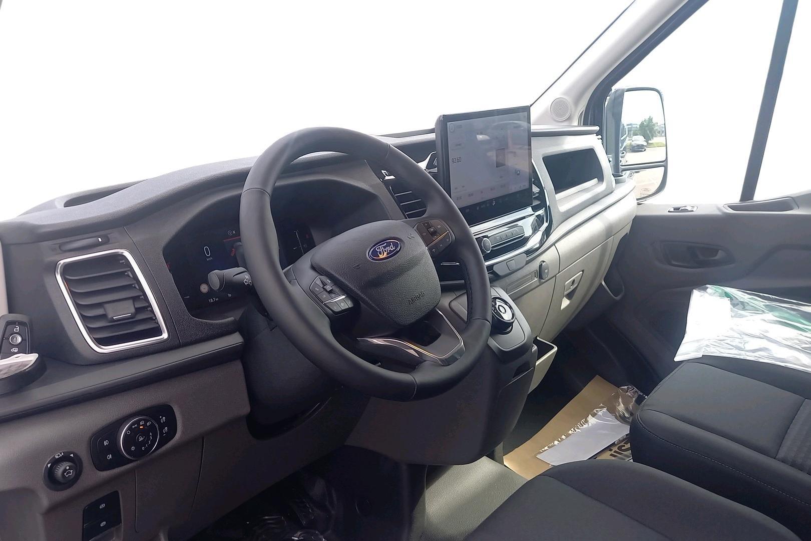 FORD TRANSIT 2025