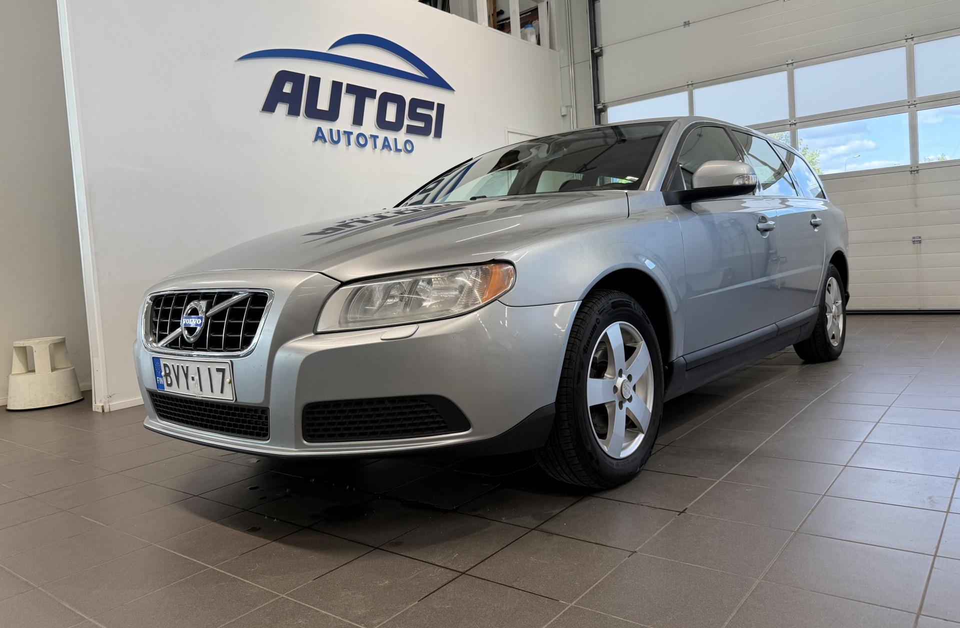 VOLVO V70 2010