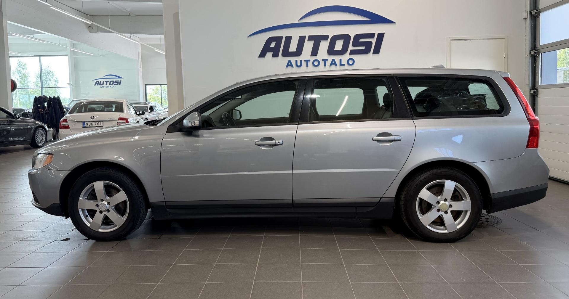 VOLVO V70 2010