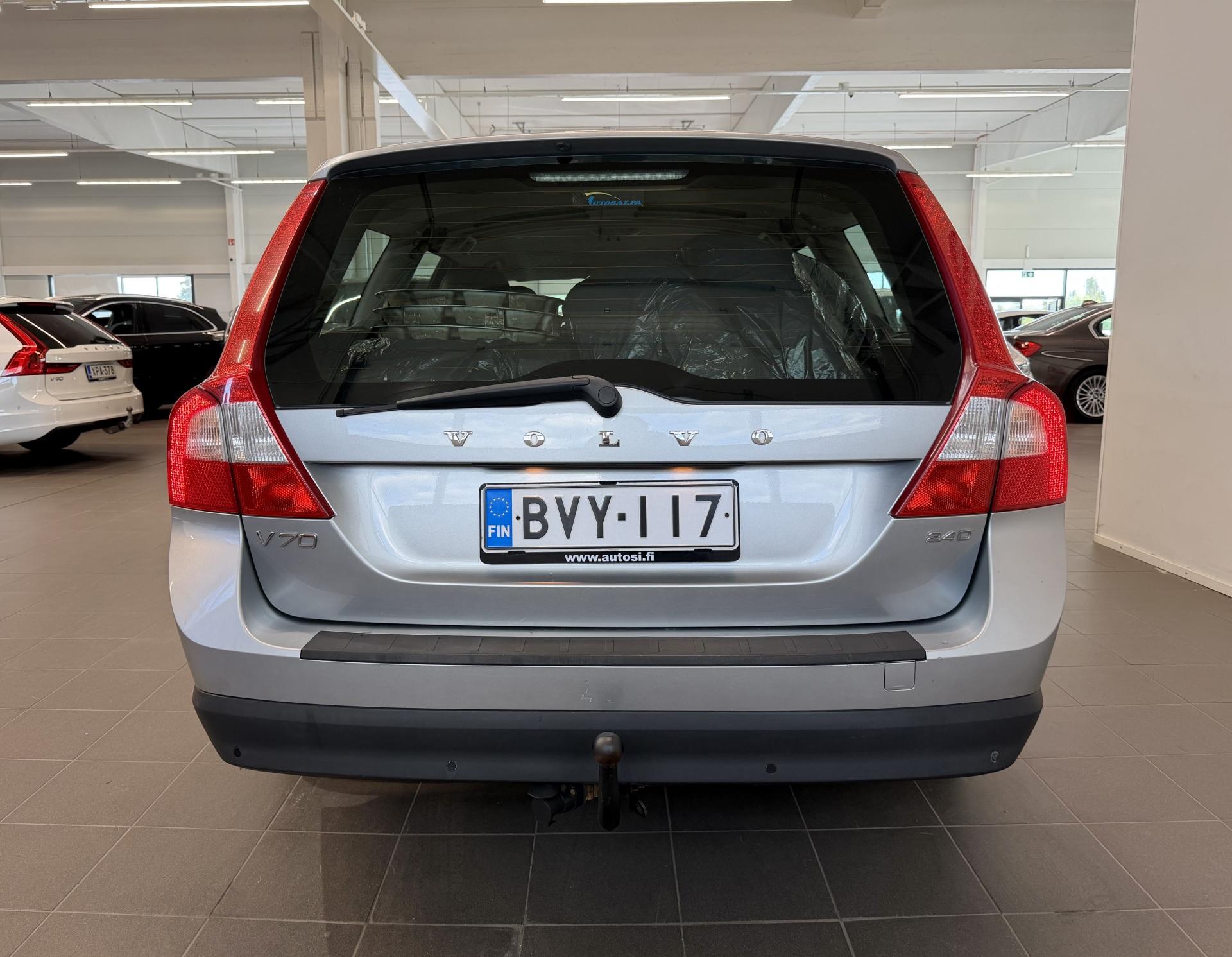 VOLVO V70 2010