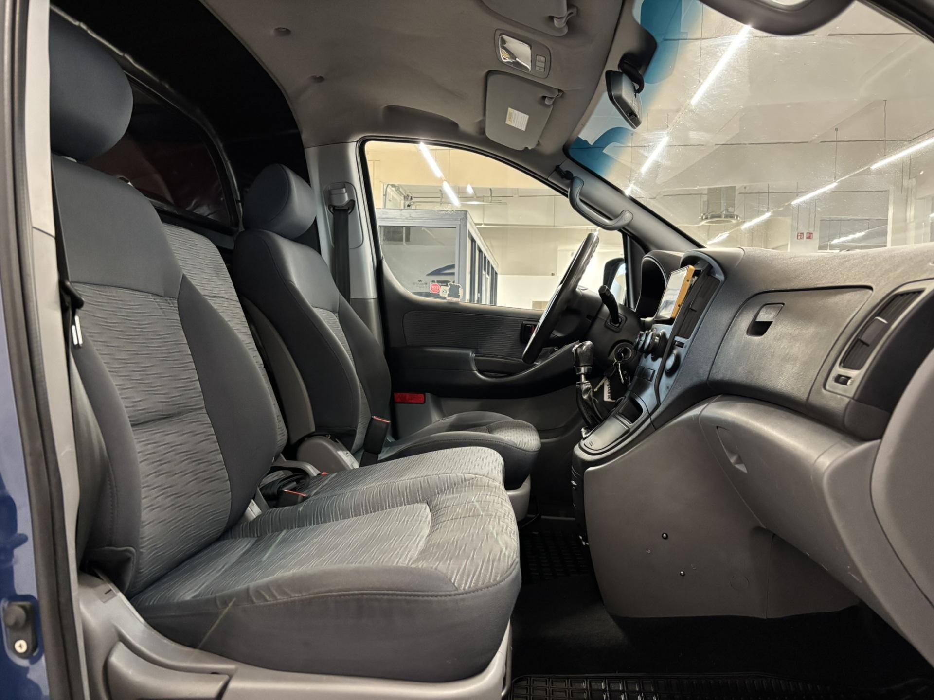 HYUNDAI H-1 2008