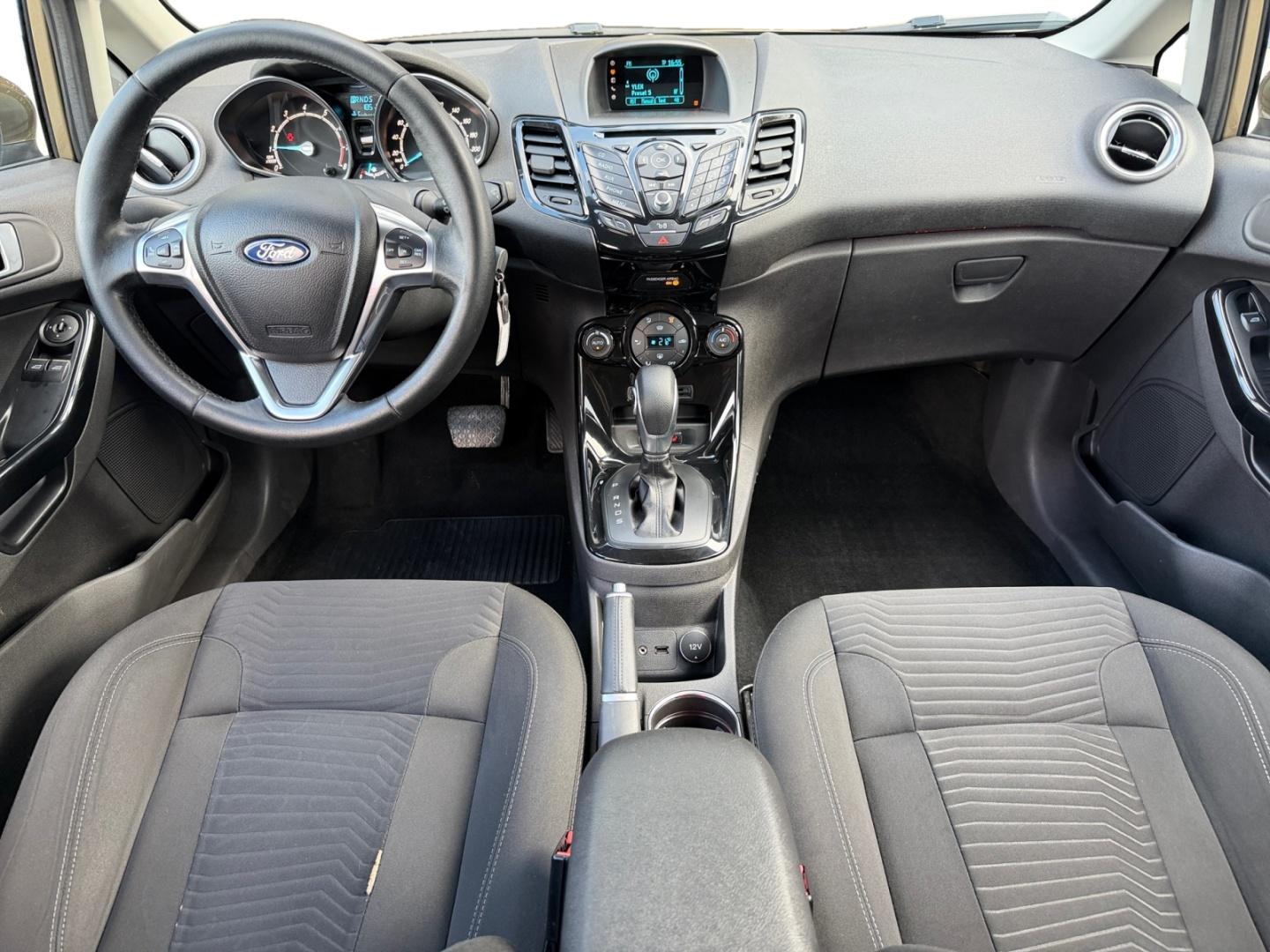 FORD Fiesta 14