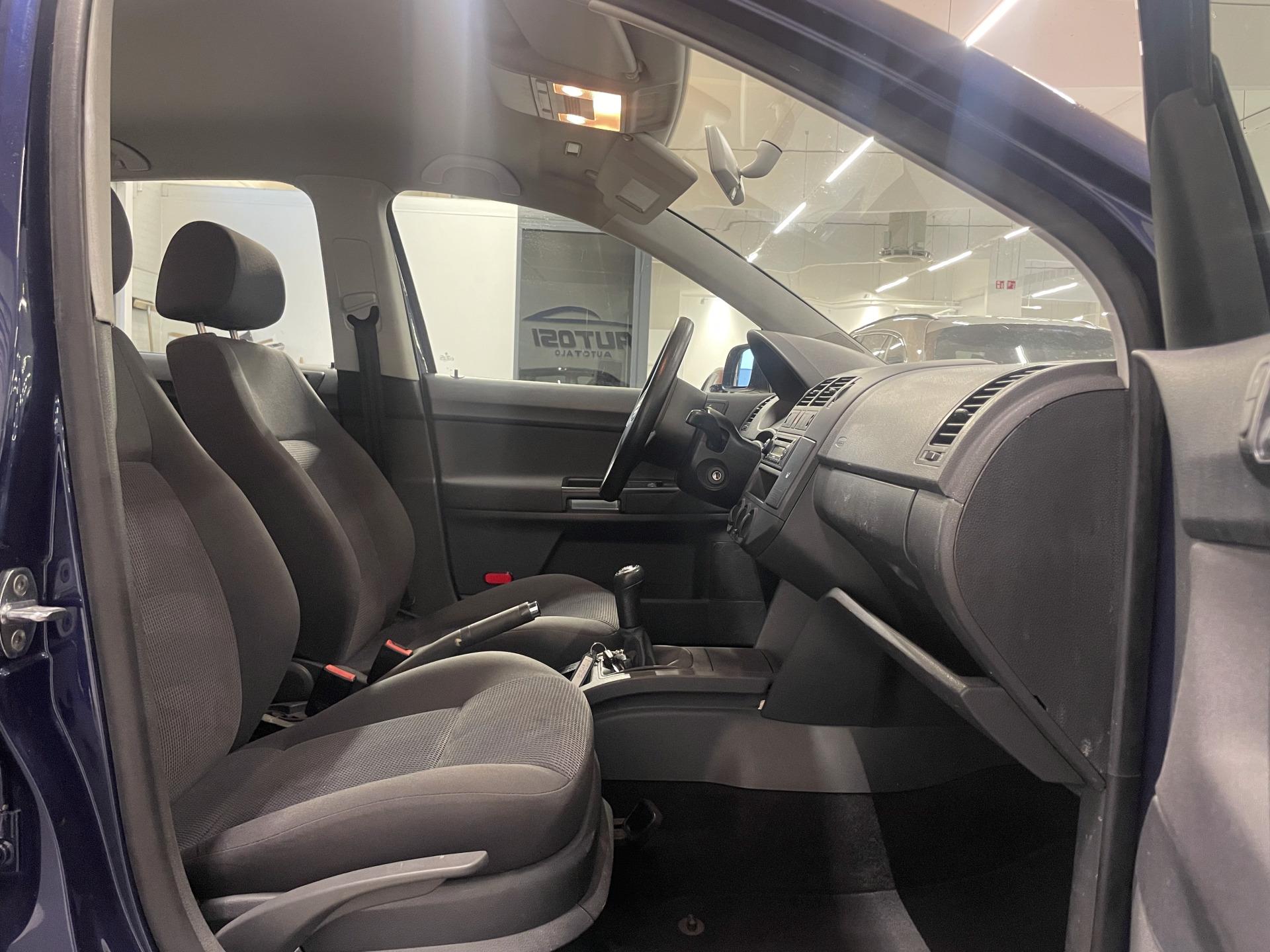 VOLKSWAGEN Polo 2005