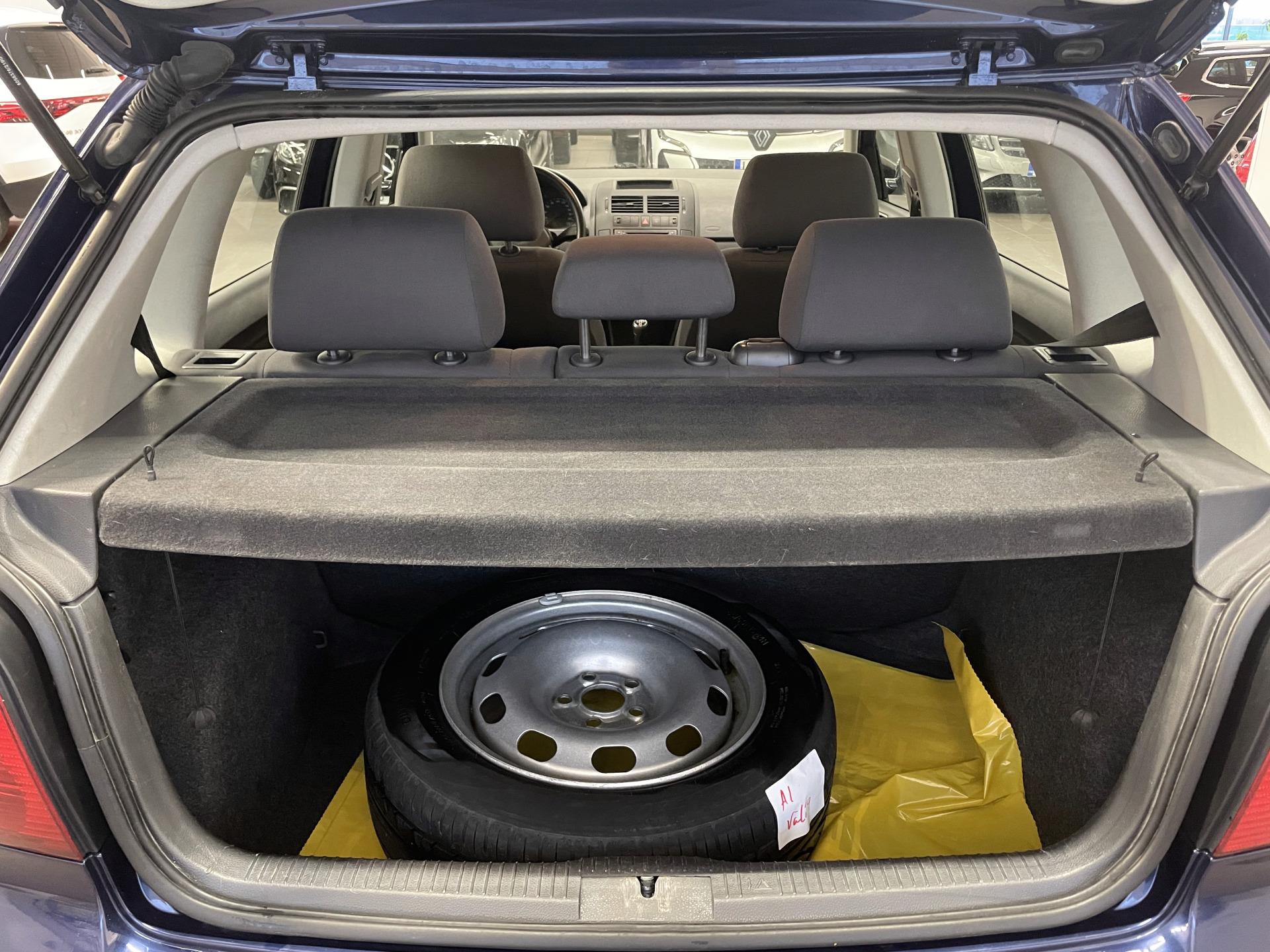 VOLKSWAGEN Polo 2005