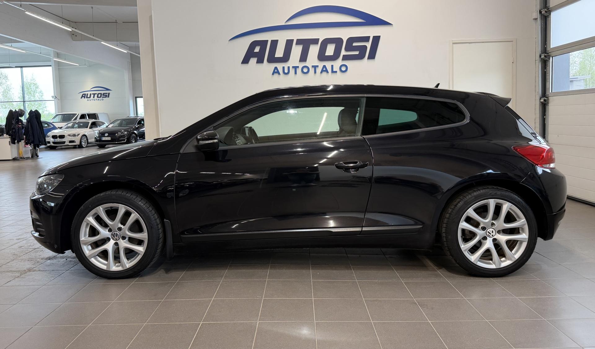 VOLKSWAGEN Scirocco 2011