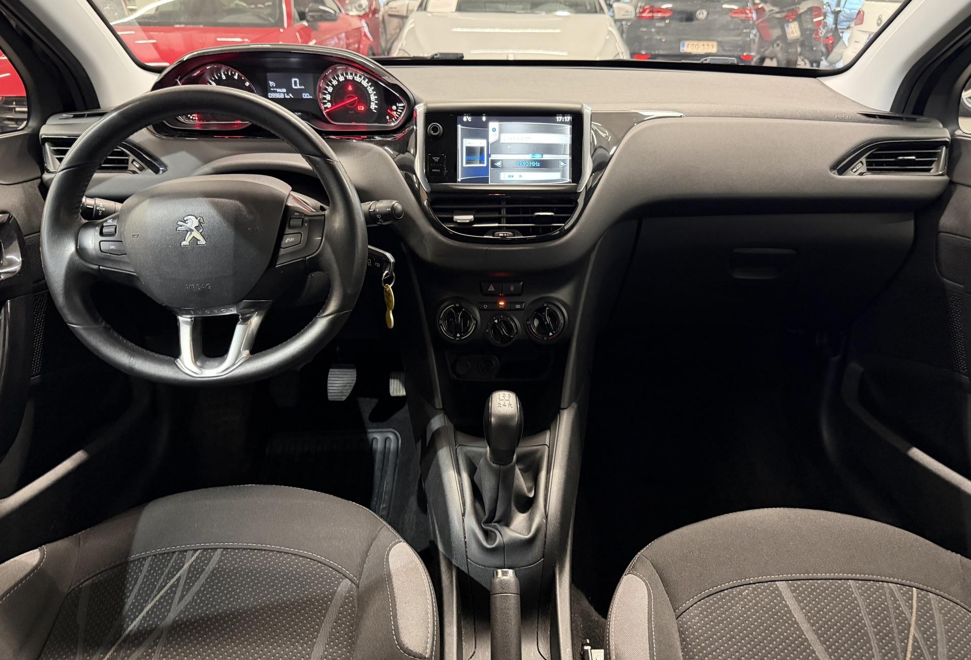 PEUGEOT 208 2014