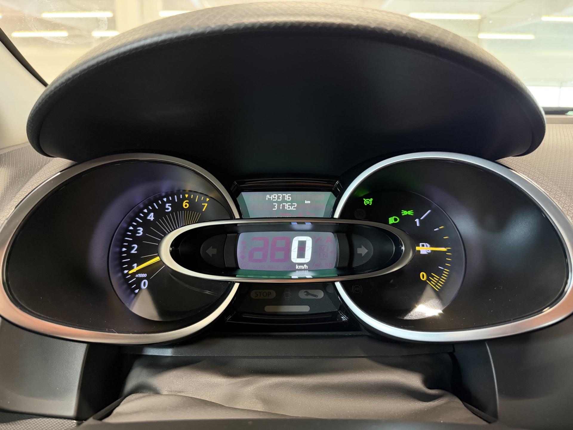 RENAULT Clio 2015