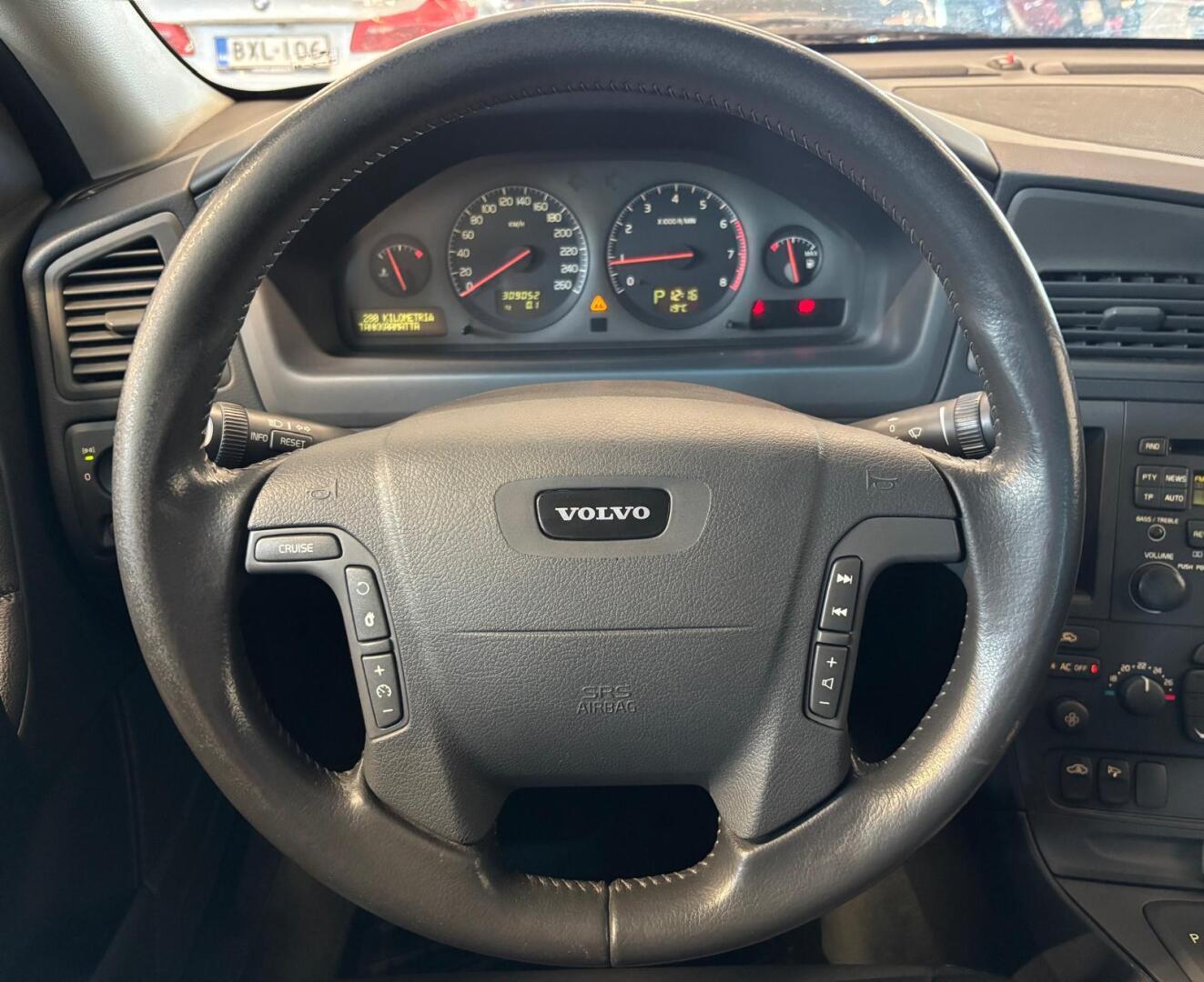 VOLVO XC70 2002