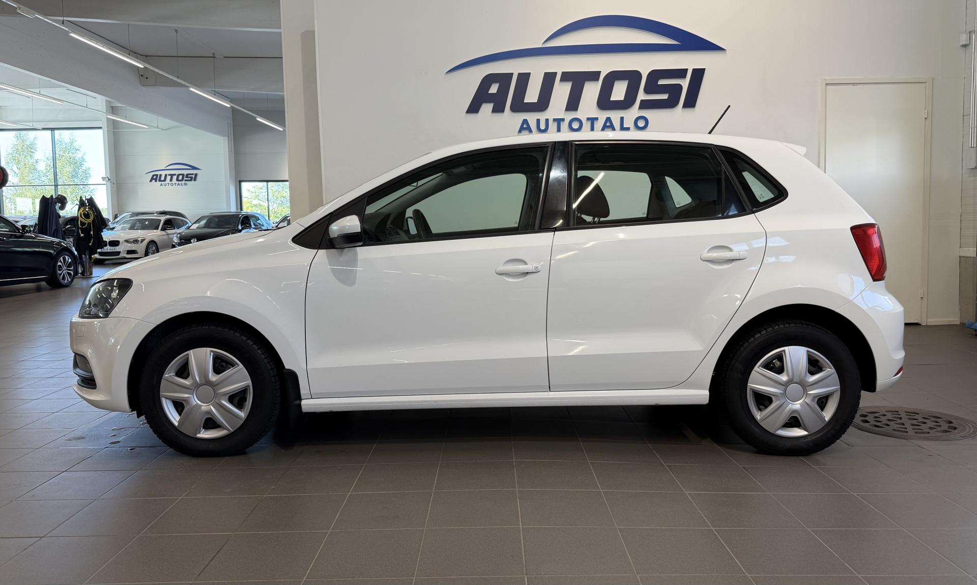 VOLKSWAGEN Polo 2015