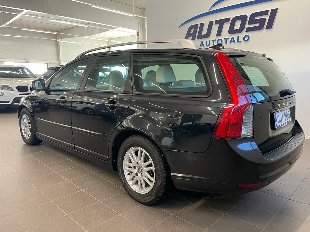 VOLVO V50 2011