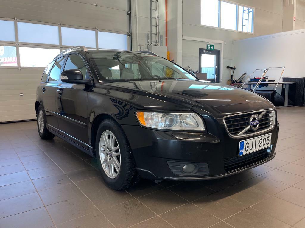 VOLVO V50 2011