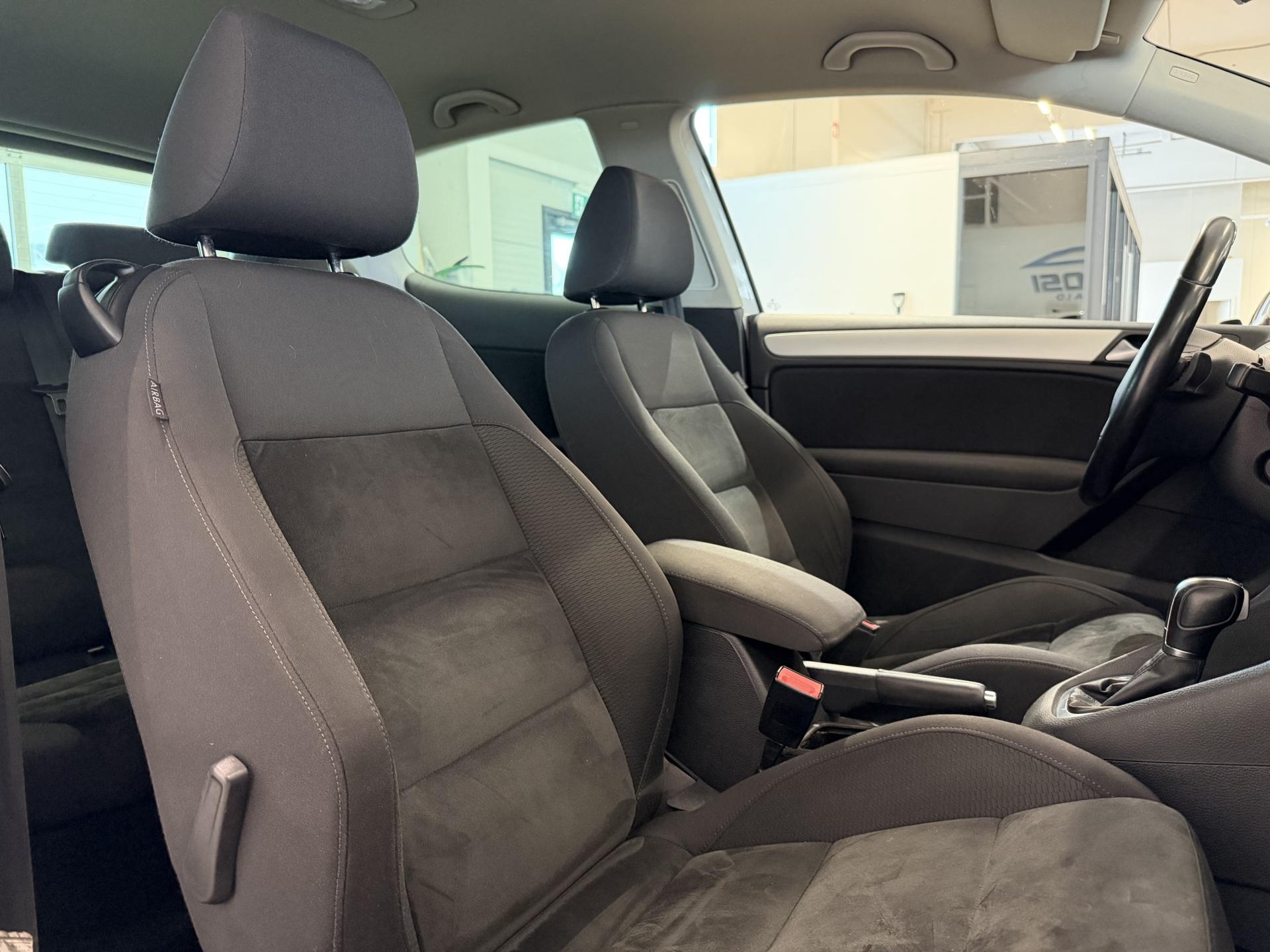 VOLKSWAGEN Golf 2011