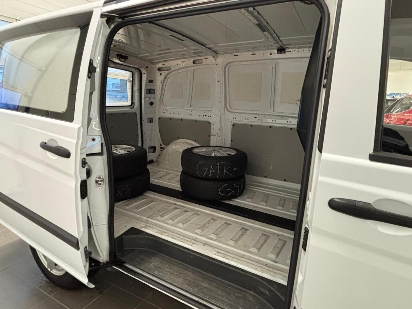 MERCEDES-BENZ Vito 2013