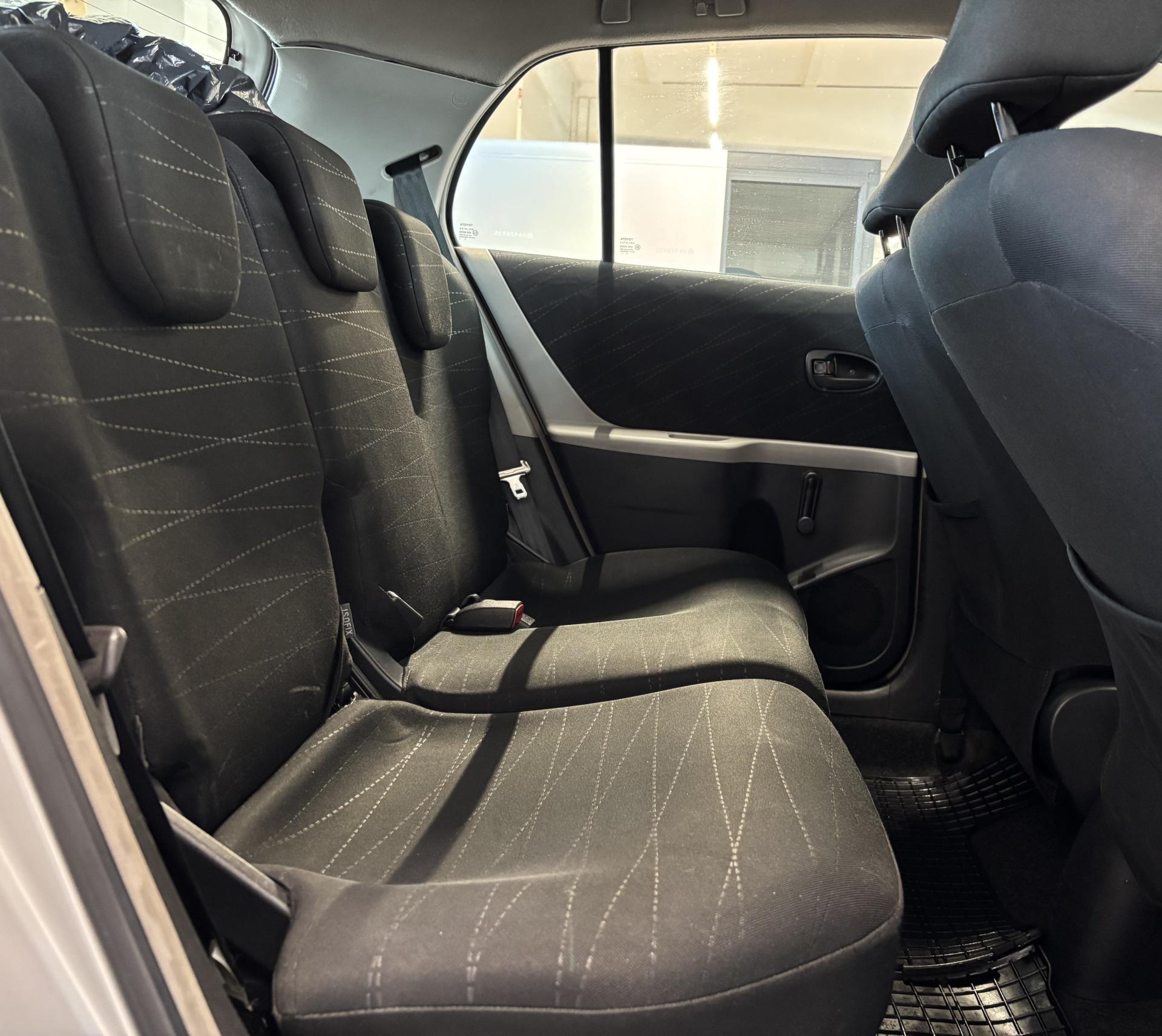 TOYOTA Yaris 2007