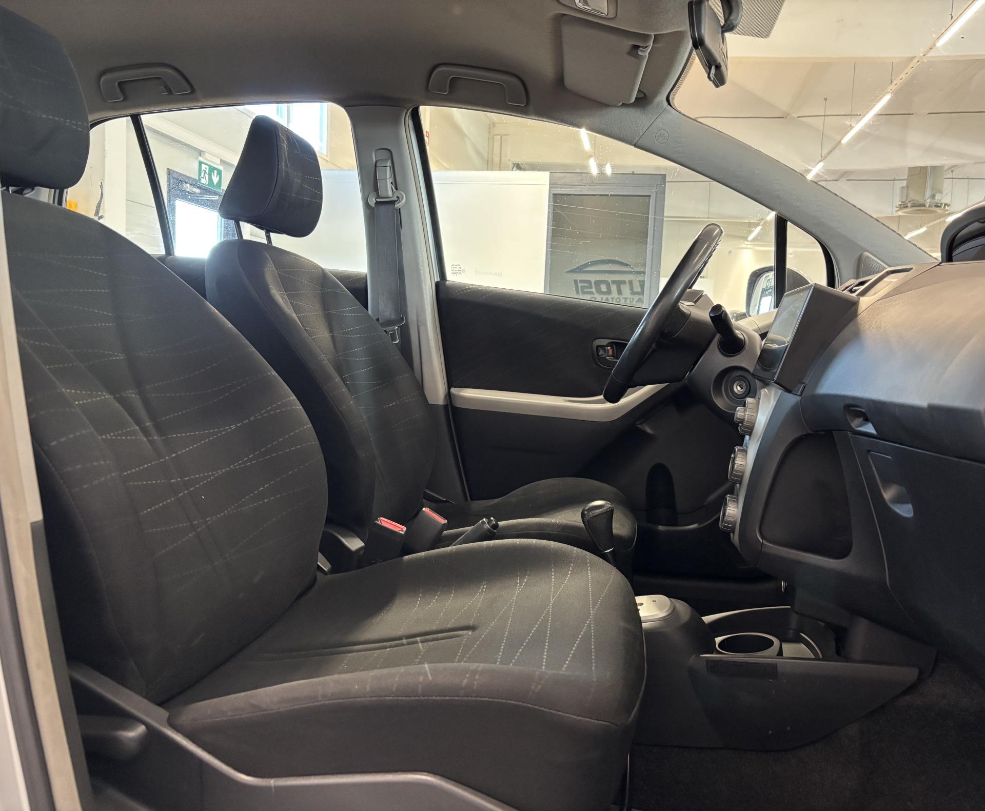 TOYOTA Yaris 2007
