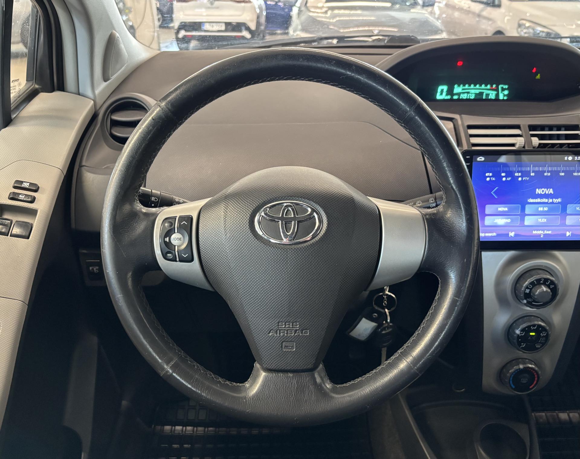 TOYOTA Yaris 2007